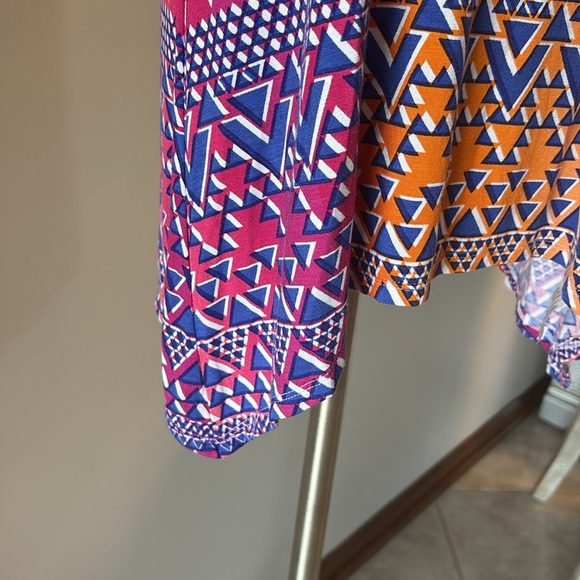 NWT Thomas & Olivia Geometric Patterned Women's cold shoulder Top tunic relax Sm - Picture 5 of 13